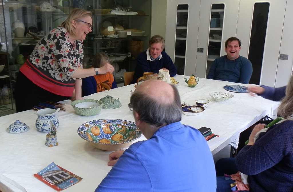 Everyone having a laugh about the possible contents of the cabbage-shaped tureen