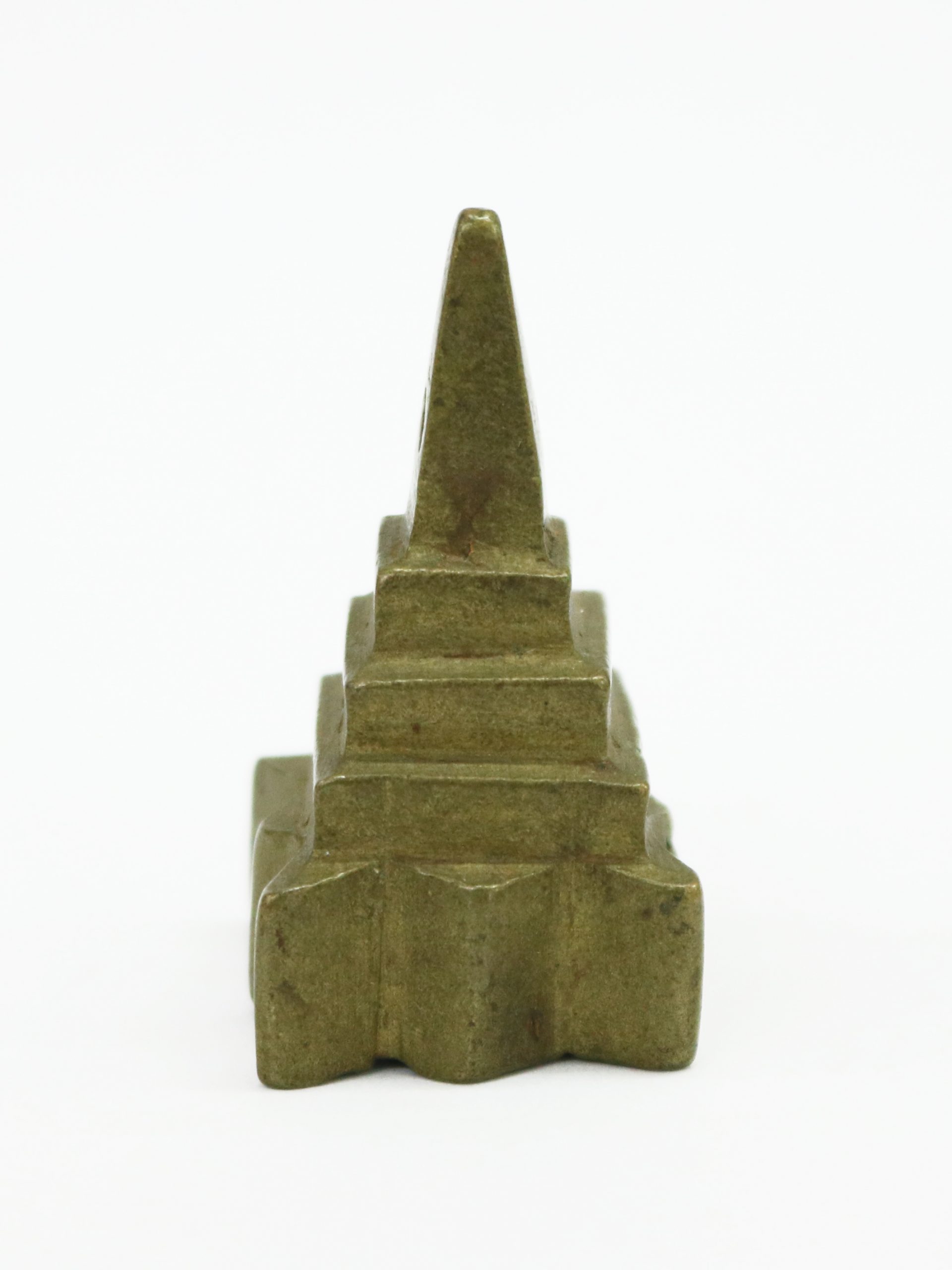 Brass goldweight in the shape of a 4-sided stepped pyramid