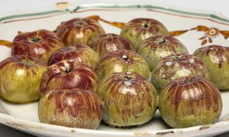 Ceramic apples