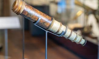 Image of antique telescope from the Whipple Museum