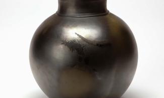 pot burnished earthenware made by magdalene odundo