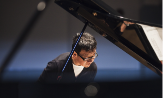melyvn tan at piano