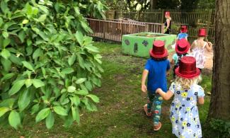 Image of children at a workshop at the Botanic Garden